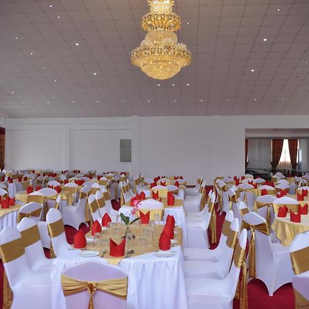 Hotel Kamrel Kurunegala Bagian luar foto
